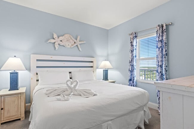 Building Photo - 9902 S Thomas Dr