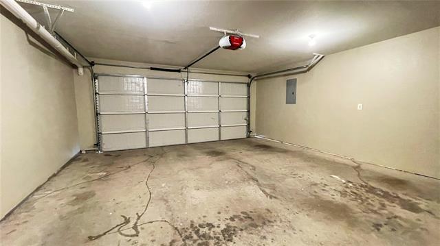 Building Photo - 1203 Reseda Dr