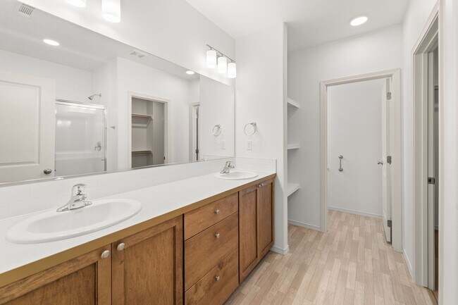 Building Photo - 8581 N Orch Ct