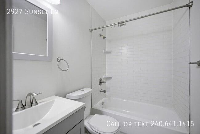 Building Photo - 2927 Sunset Ln