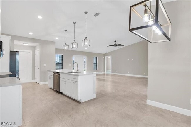 Building Photo - 1241 NW 37th Pl