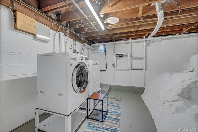 Building Photo - 9 Country Rd