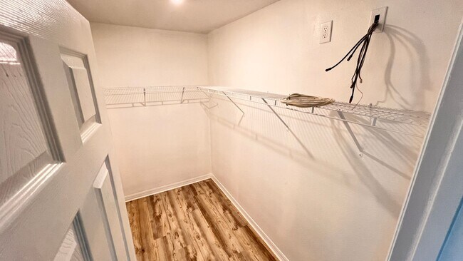 Building Photo - 413 Legacy Lp