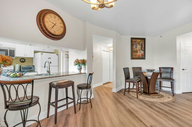 Building Photo - 100 Old Palisade Rd