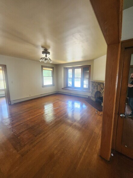 Building Photo - 205 S 15th St