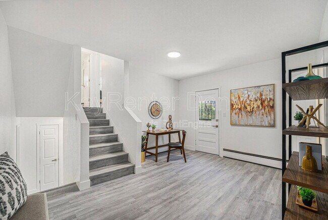 Building Photo - 1580 S Krameria St