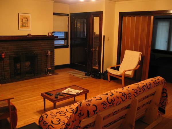 Charming, vintage apartment.. - 312 W Wilson St