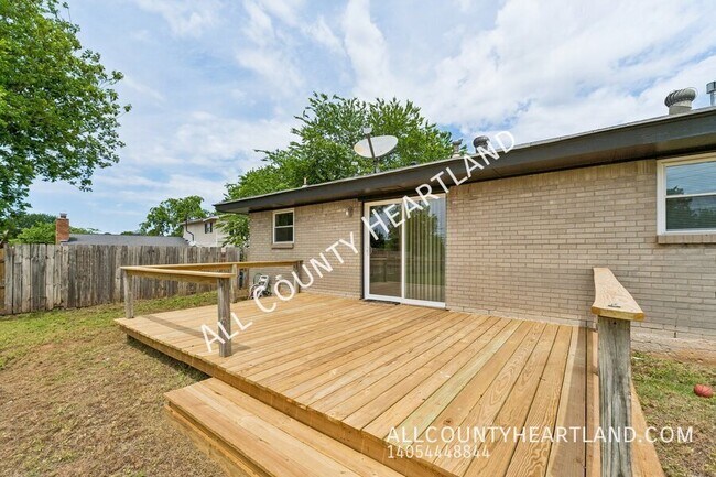Building Photo - 502 NE 19th St
