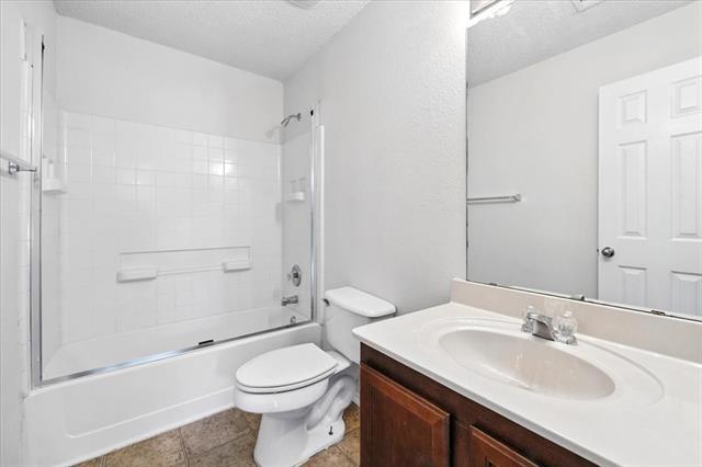 Building Photo - 1525 Hedgewood Trail