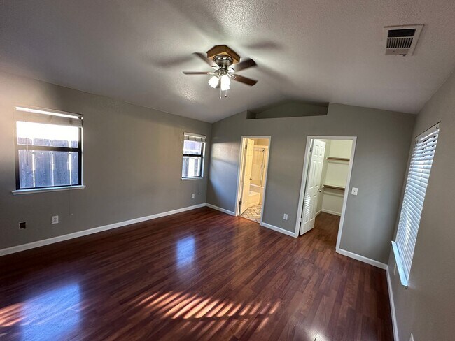 Building Photo - No Deposit