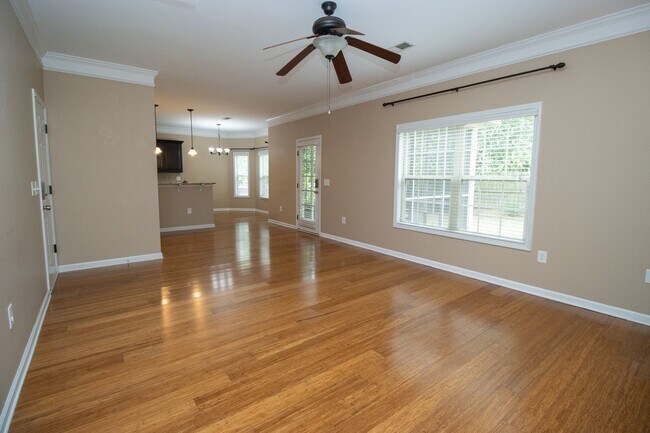 Building Photo - Elegant All-Brick 4 Bedroom Home on a Quie...