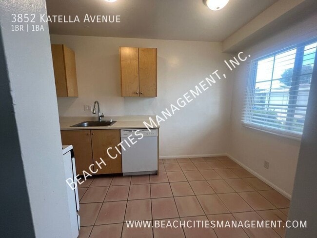 Building Photo - 3852 Katella Ave