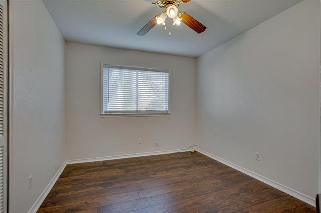 Building Photo - 3719 Crestpark Dr