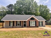 Building Photo - 719 Shannon Ridge Dr
