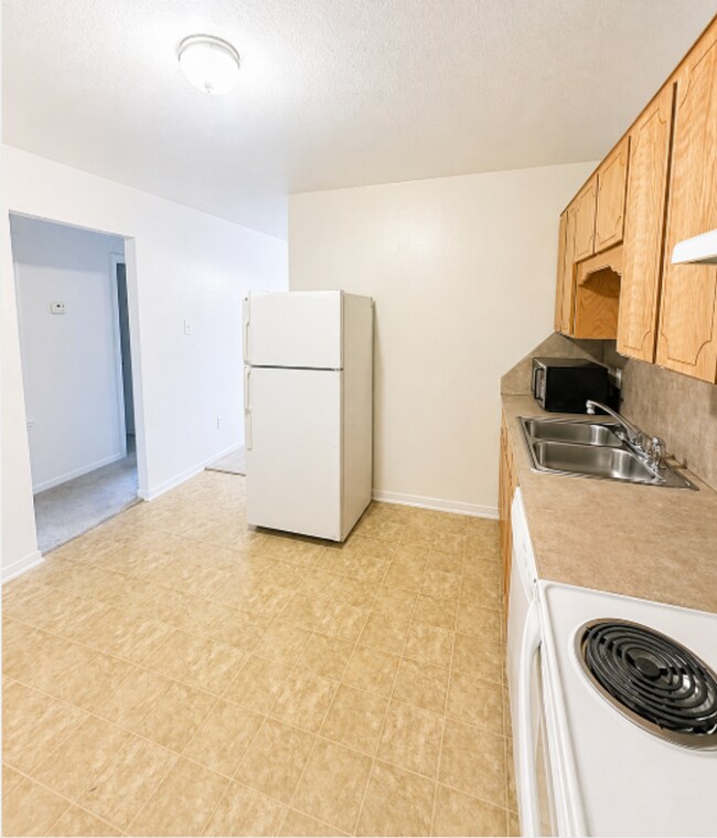 Building Photo - AVAILABLE MID JUNE; APPLY TODAY ON OUR WEBSITE!!!
