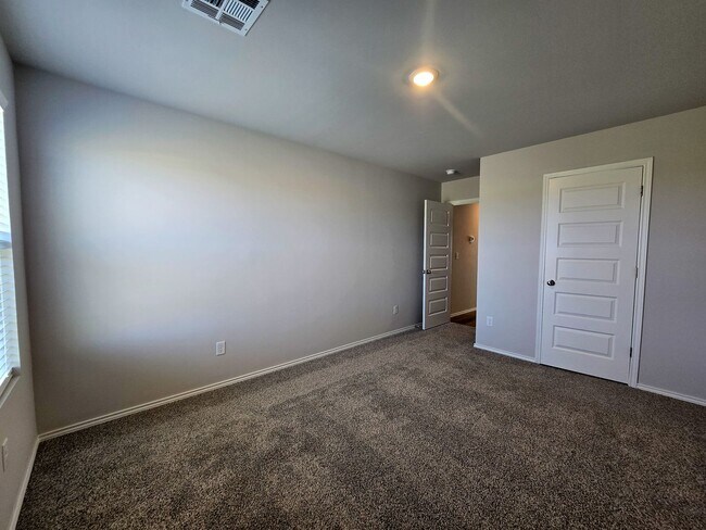 Building Photo - New Construction 3 bedroom Home in Shawnee