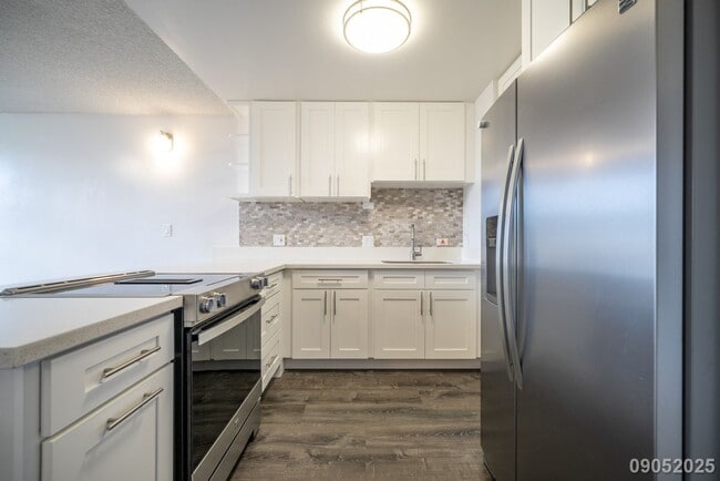 Building Photo - $2,300 / 1br - 594ft2 - Beautifully Renova...