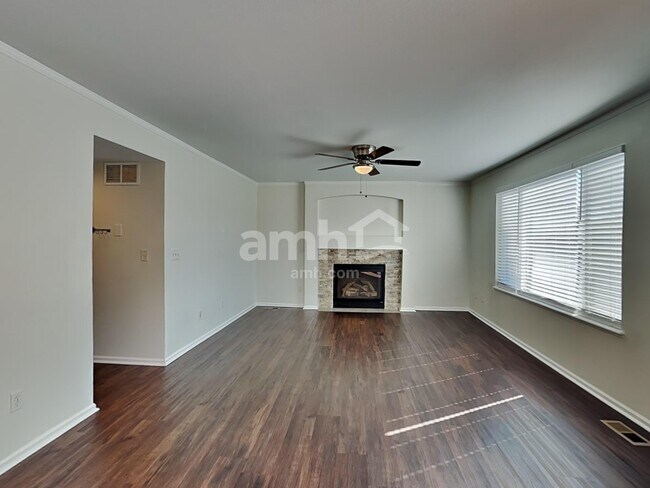 Building Photo - 4815 Talons Mark Dr