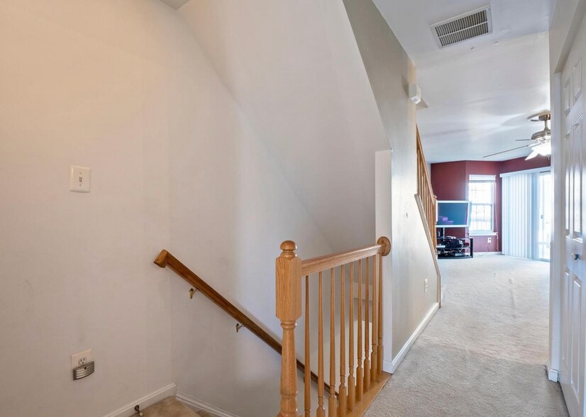 Building Photo - 43036 Demerrit St