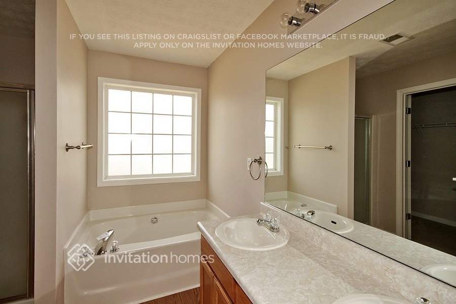Building Photo - 1807 Summit Creek Way