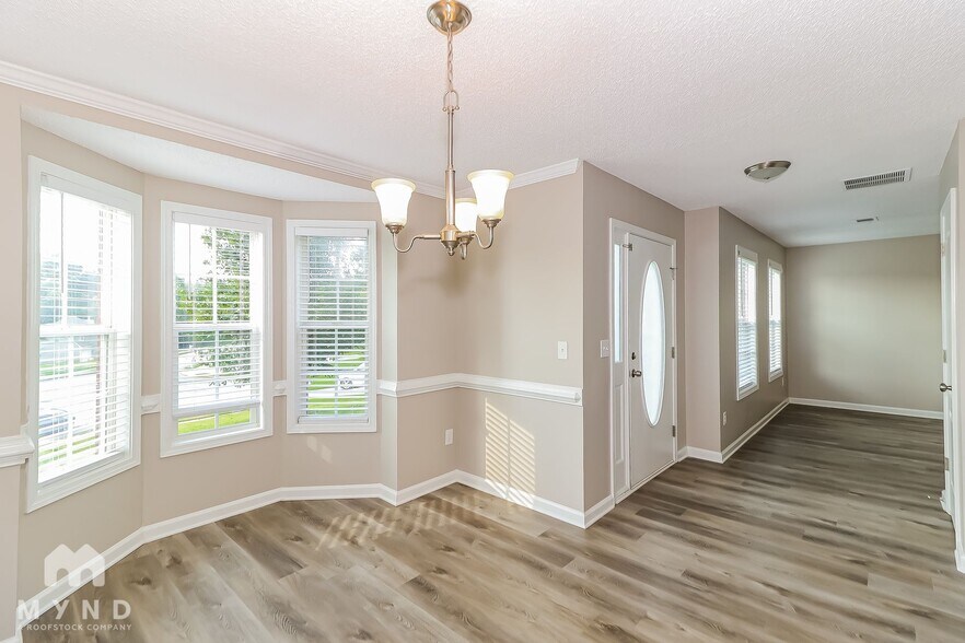 Building Photo - 203 Peachtree Glen Dr