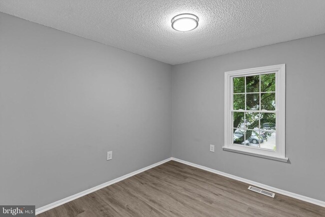 Building Photo - 1718 Brightwell Ct