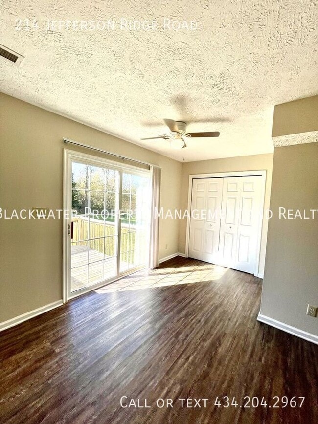 Building Photo - 214 Jefferson Ridge Rd