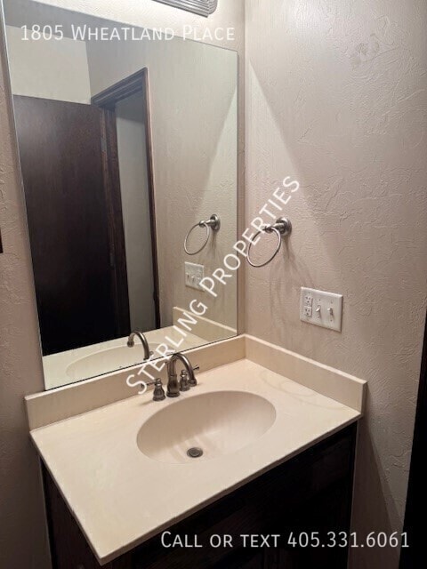 Building Photo - 1805 Wheatland Pl