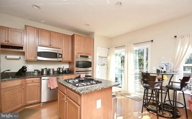 Building Photo - 2454 Battery Hill Cir