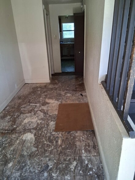 Building Photo - 3645 McCasland Ave