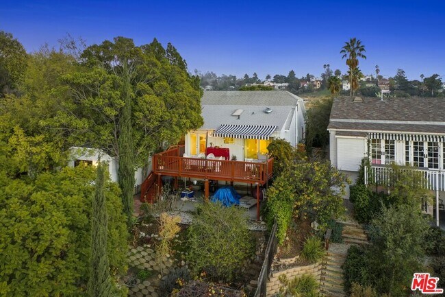 Building Photo - 1563 Lucretia Ave