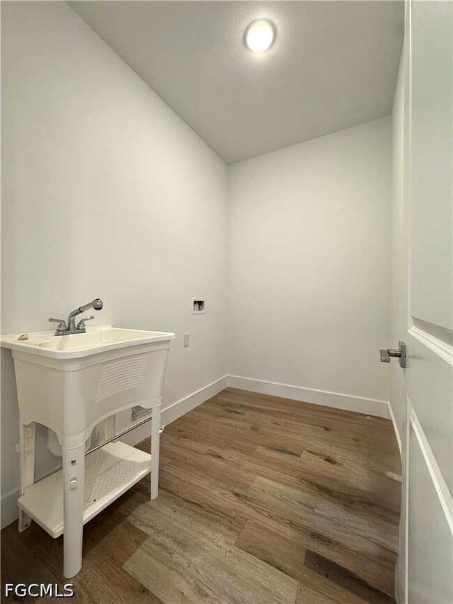 Building Photo - 2914 SW 5th St