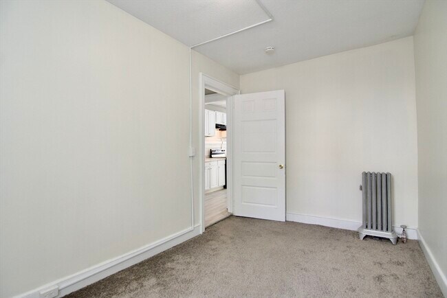 Building Photo - 58 Howes St
