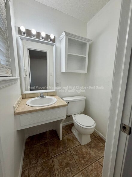 Building Photo - 3 Cowden Ct