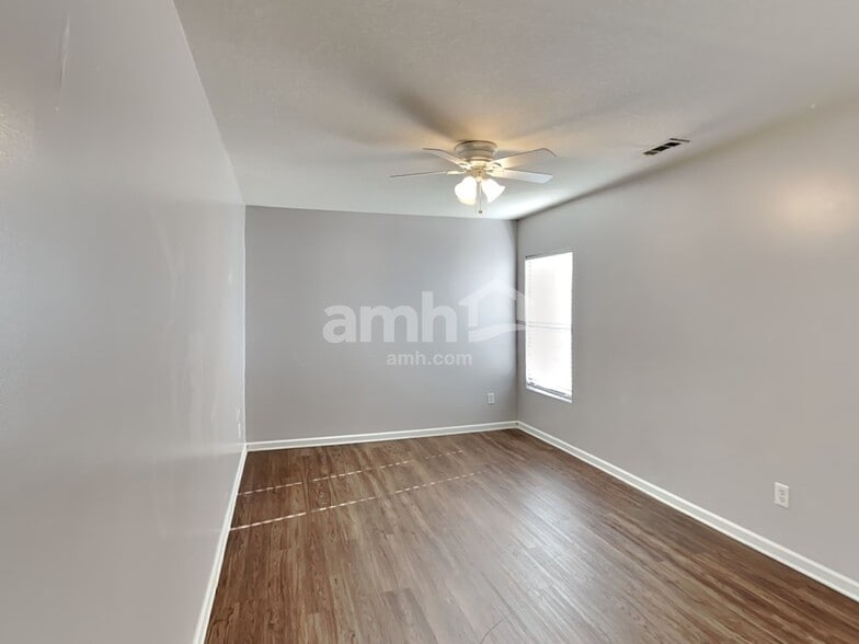 Building Photo - 2021 Sonoma Valley Dr