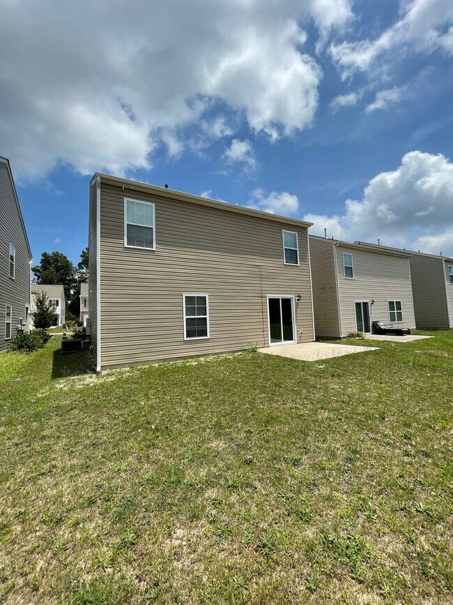 Building Photo - Complimentary Rent for a July ONLY Move in...