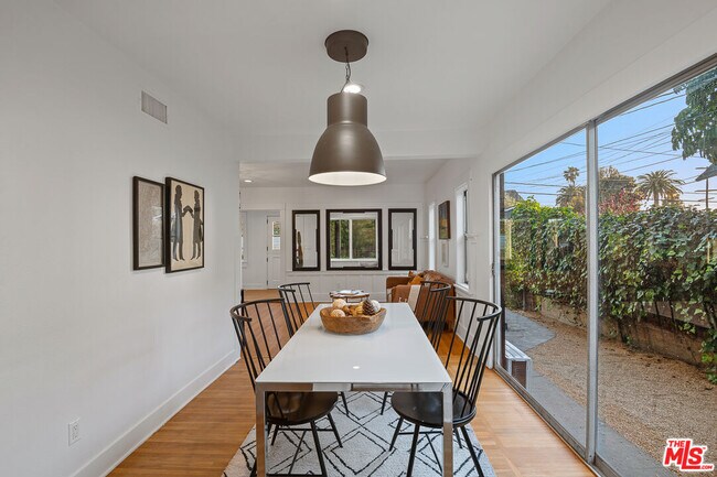 Building Photo - 2217 Scott Ave