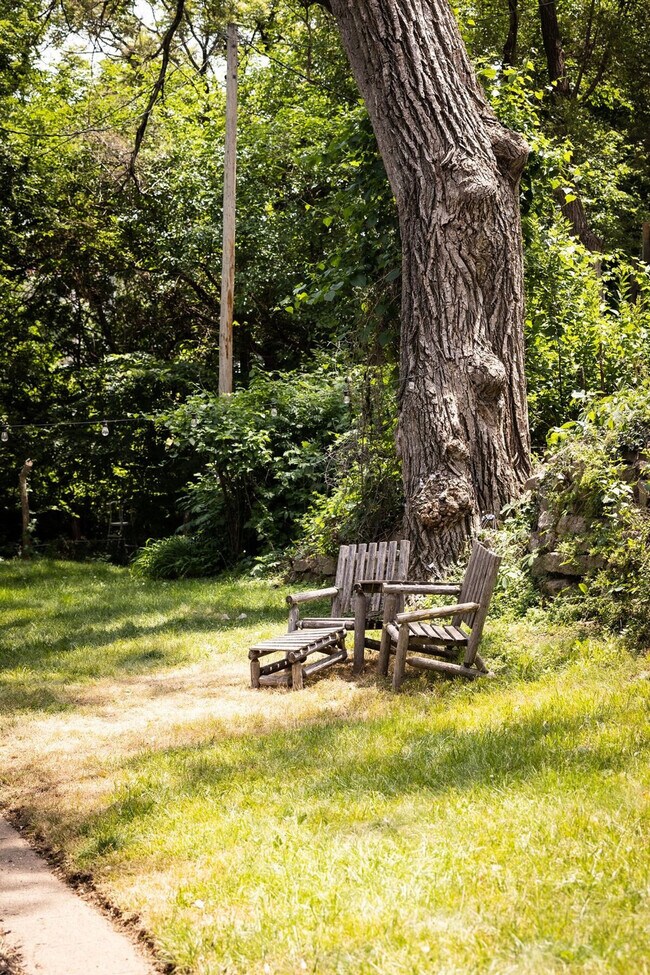 Building Photo - 2919 Elm St