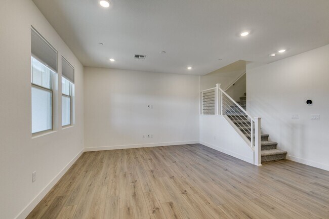 Building Photo - 160 Silver Run Ln