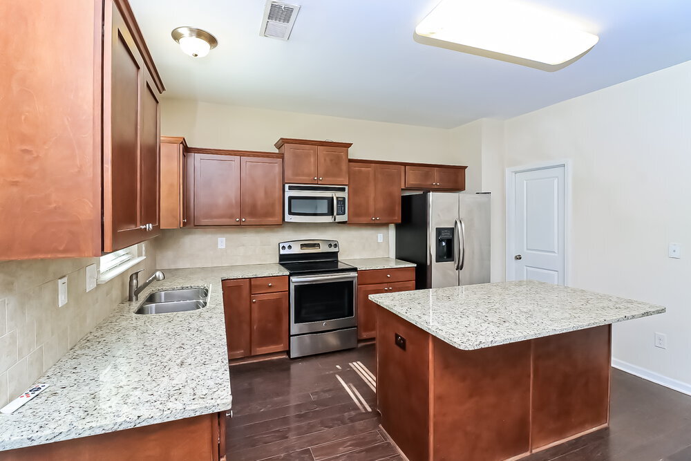 Building Photo - 360 Darbys Run Ct
