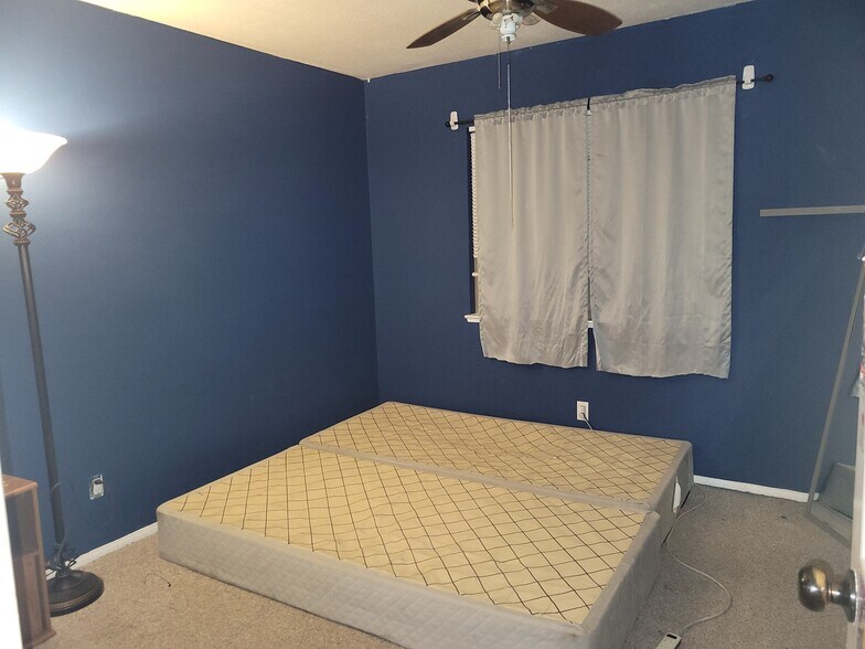 Bedroom 3 10x11 - 3114 E Oquendo Rd