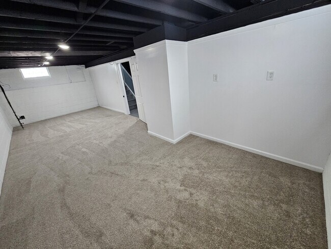 Building Photo - 13209 Liberty Ave