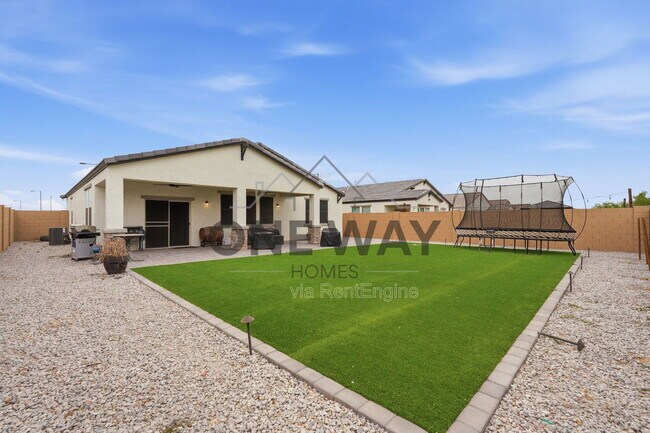 Building Photo - 392 S 194th Ln