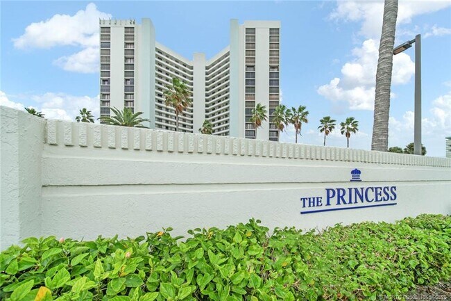 Building Photo - 9650 S Ocean Dr