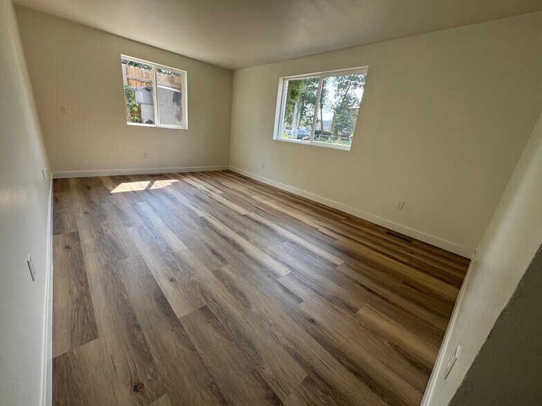 Building Photo - 804 Meeker St