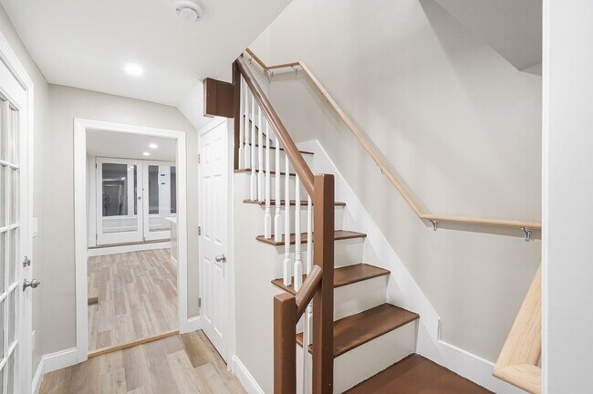 Building Photo - 98 Southville Rd