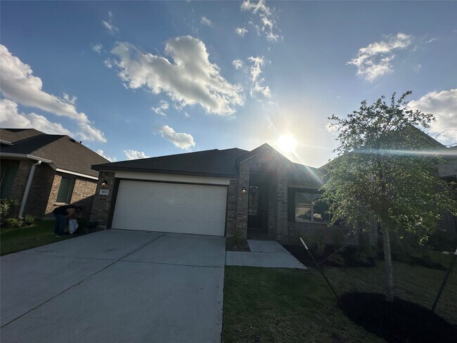 Building Photo - 5111 Winslow Grv Dr