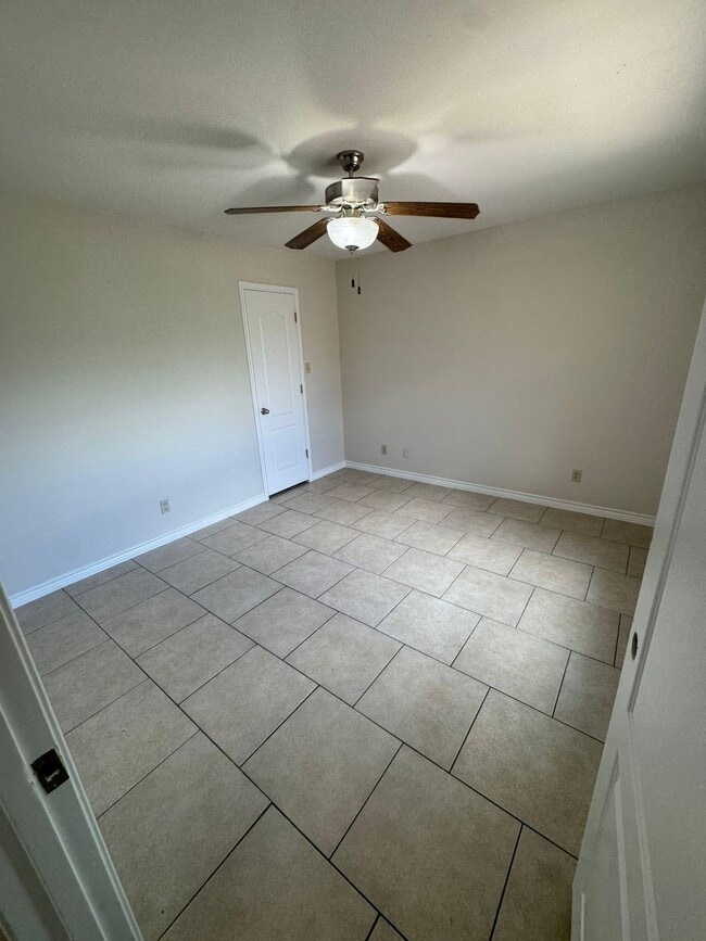 Building Photo - 9805 Sterling Loop