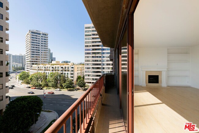 Building Photo - 10550 Wilshire Blvd