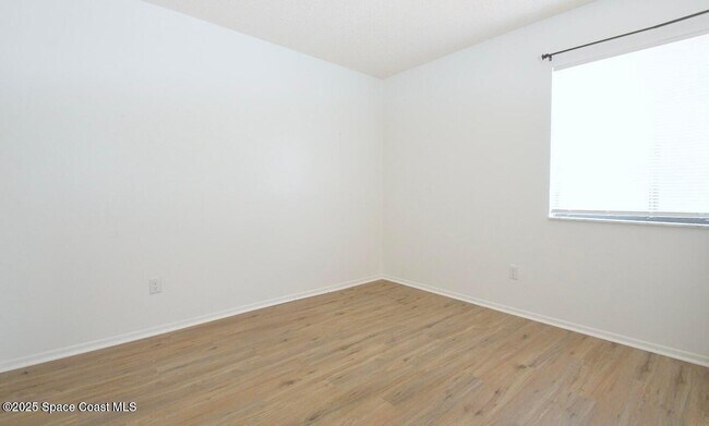 Building Photo - 1011 Abada Ct NE